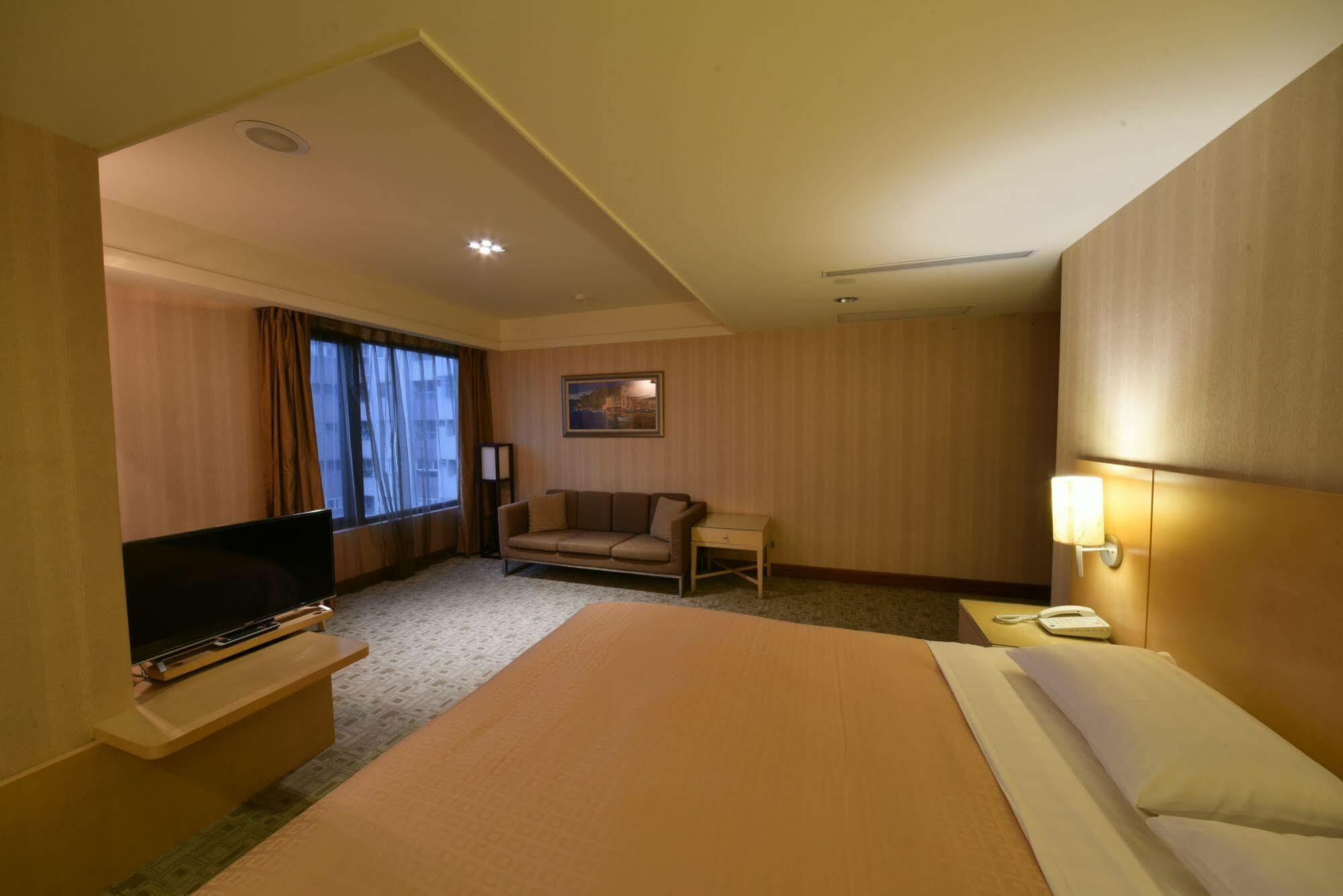Sunrise Business Hotel - Tamsui Esterno foto